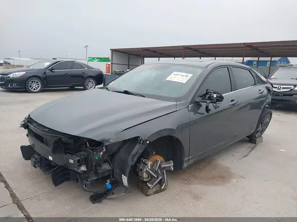 KMHLP4DG5RU682043 2024 HYUNDAI ELANTRA - Image 2