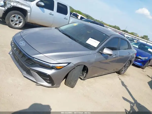 KMHLP4DG5RU719799 2024 HYUNDAI ELANTRA - Image 2