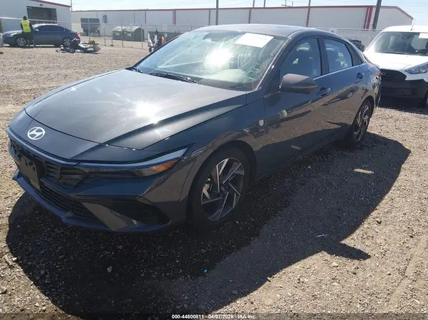 KMHLP4DG5RU742144 2024 HYUNDAI ELANTRA - Image 2