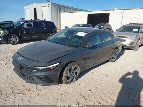 KMHLP4DG5RU744573 2024 HYUNDAI ELANTRA - Image 2