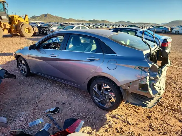 KMHLP4DG5RU758277 2024 HYUNDAI ELANTRA - Image 2
