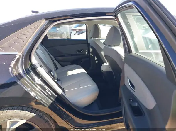 KMHLP4DG5RU769117 2024 HYUNDAI ELANTRA - Image 8