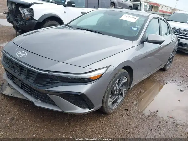KMHLP4DG5RU818266 2024 HYUNDAI ELANTRA - Image 2