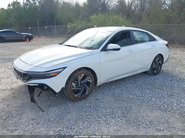 KMHLP4DG5SU882040 2025 HYUNDAI ELANTRA - Image 2