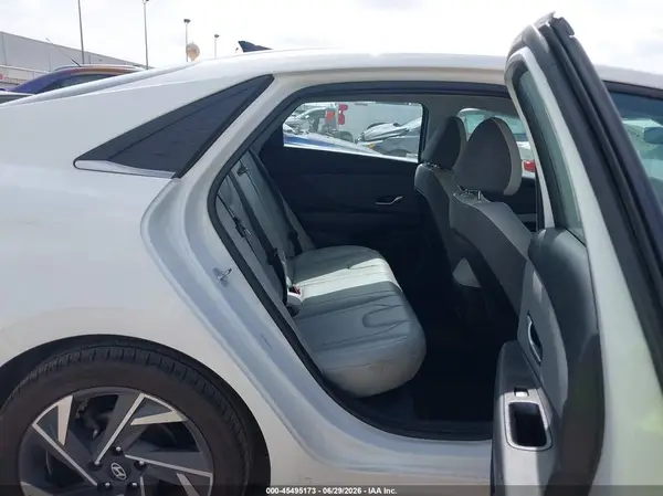 KMHLP4DG6RU798724 2024 HYUNDAI ELANTRA - Image 8