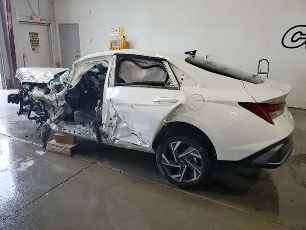 KMHLP4DG6RU810404 2024 HYUNDAI ELANTRA - Image 2