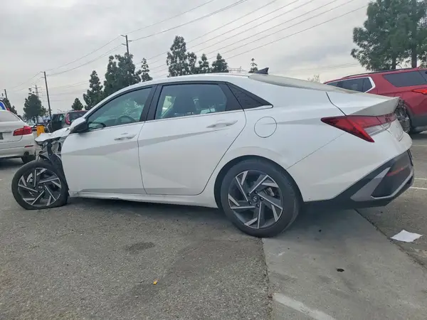 KMHLP4DG6RU833097 2024 HYUNDAI ELANTRA - Image 2