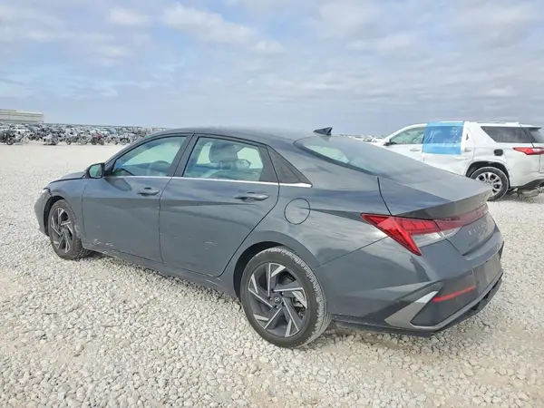 KMHLP4DG7RU700655 2024 HYUNDAI ELANTRA - Image 2