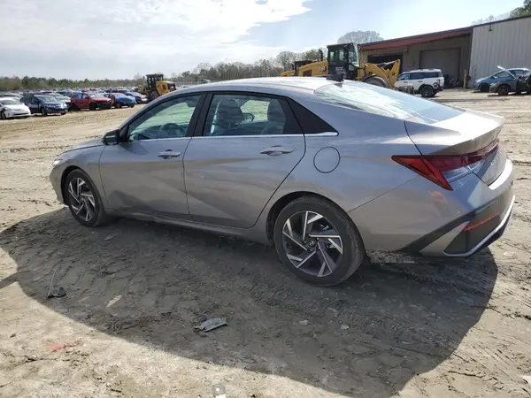 KMHLP4DG7SU869032 2025 HYUNDAI ELANTRA - Image 2