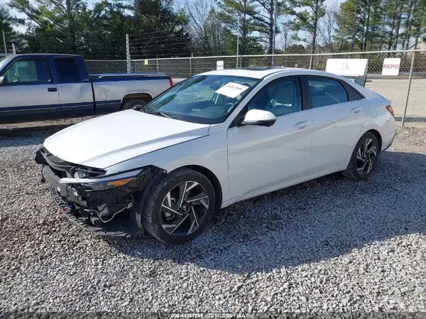KMHLP4DG8RU703323 2024 HYUNDAI ELANTRA - Image 2