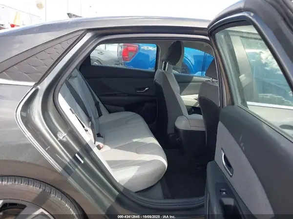 KMHLP4DG8RU732028 2024 HYUNDAI ELANTRA - Image 8