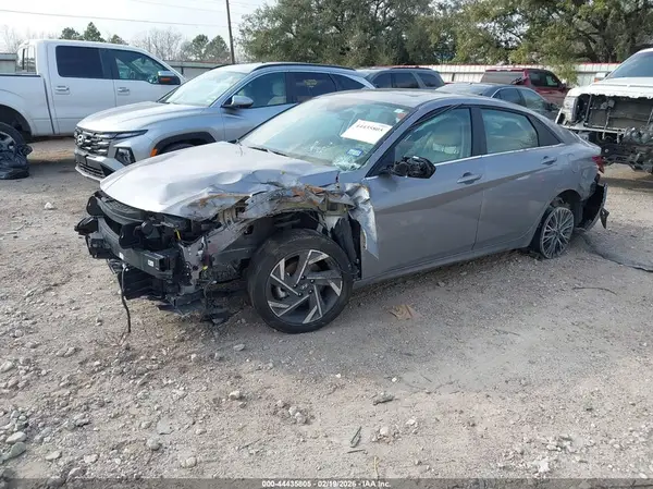 KMHLP4DG8SU028482 2025 HYUNDAI ELANTRA - Image 2