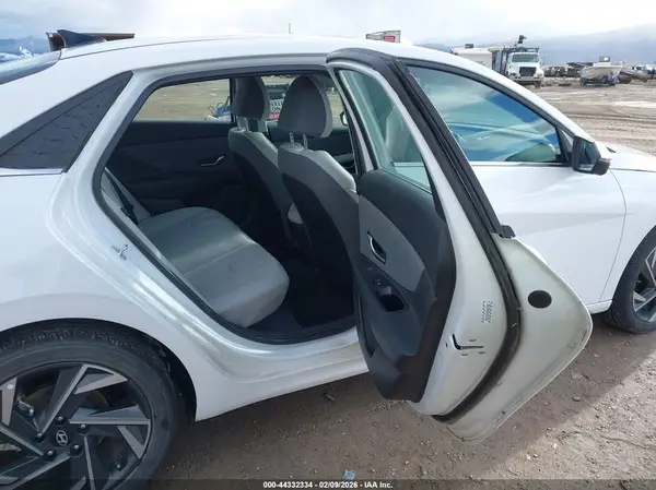 KMHLP4DG9RU661860 2024 HYUNDAI ELANTRA - Image 8