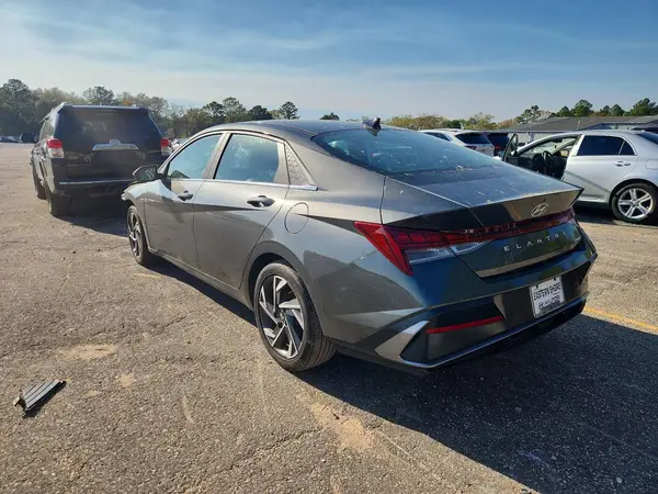 KMHLP4DG9RU711043 2024 HYUNDAI ELANTRA - Image 2