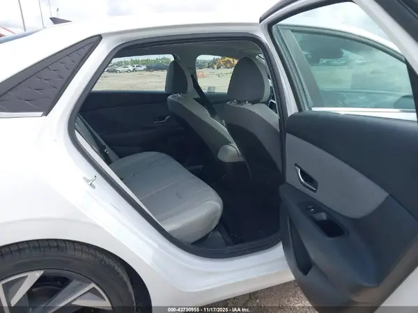 KMHLP4DG9RU815337 2024 HYUNDAI ELANTRA - Image 8