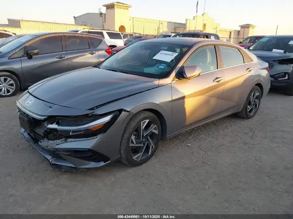 KMHLP4DG9RU817606 2024 HYUNDAI ELANTRA - Image 2