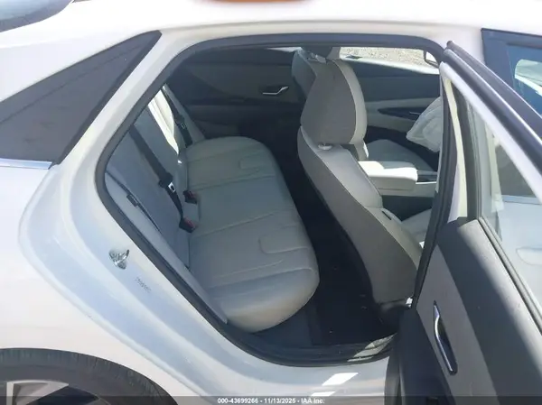 KMHLP4DG9RU836303 2024 HYUNDAI ELANTRA - Image 8