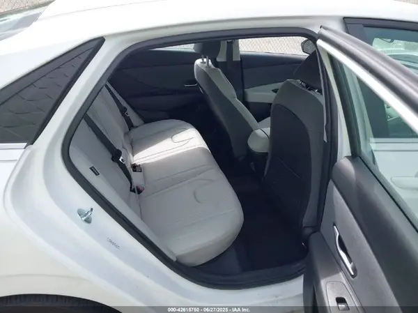 KMHLP4DG9SU868111 2025 HYUNDAI ELANTRA - Image 8