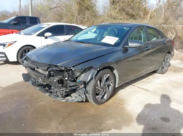 KMHLP4DG9SU956382 2025 HYUNDAI ELANTRA - Image 2