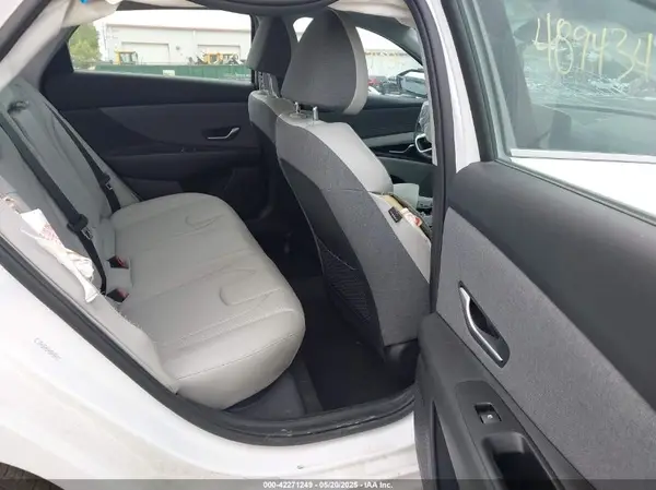 KMHLP4DGXRU664363 2024 HYUNDAI ELANTRA - Image 8