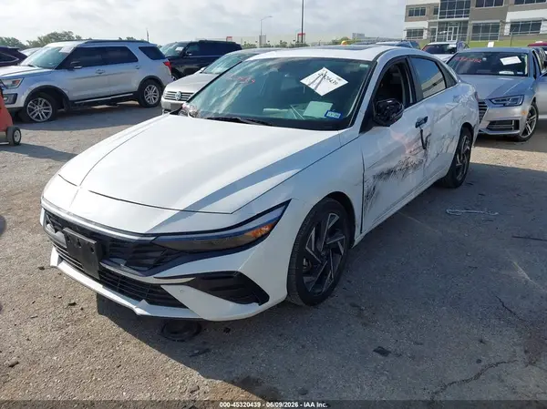 KMHLP4DGXRU818604 2024 HYUNDAI ELANTRA - Image 2