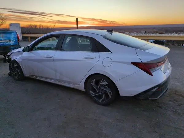 KMHLP4DGXRU819266 2024 HYUNDAI ELANTRA - Image 2