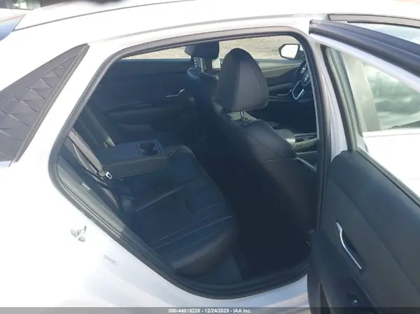 KMHLP4DGXSU863435 2025 HYUNDAI ELANTRA - Image 8
