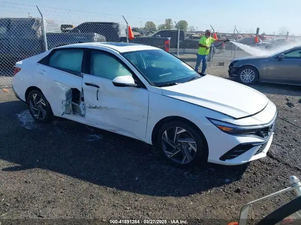 KMHLP4DGXSU913394 2025 HYUNDAI ELANTRA - Image 1