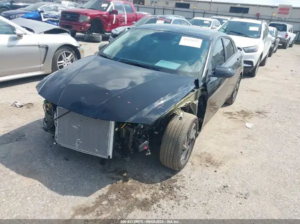 KMHLP4DGXSU964944 2025 HYUNDAI ELANTRA - Image 2