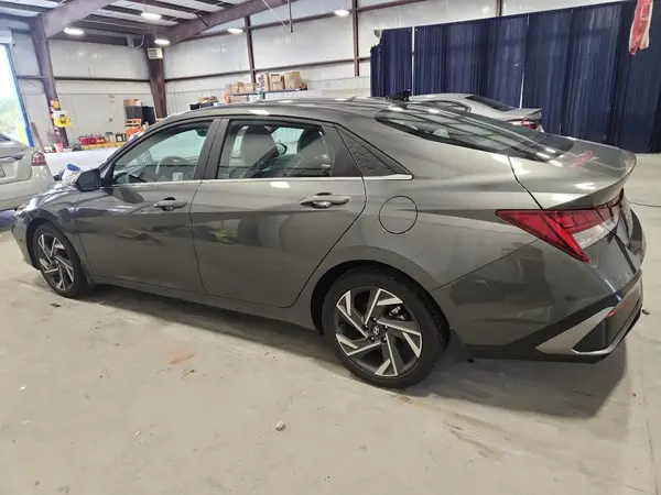 KMHLP4DGXSU977824 2025 HYUNDAI ELANTRA - Image 2