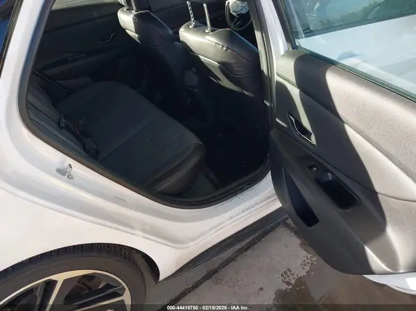 KMHLR4AF0NU326938 2022 HYUNDAI ELANTRA - Image 8
