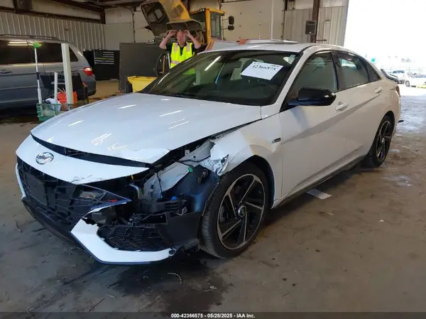 KMHLR4AF1PU627690 2023 HYUNDAI ELANTRA - Image 2