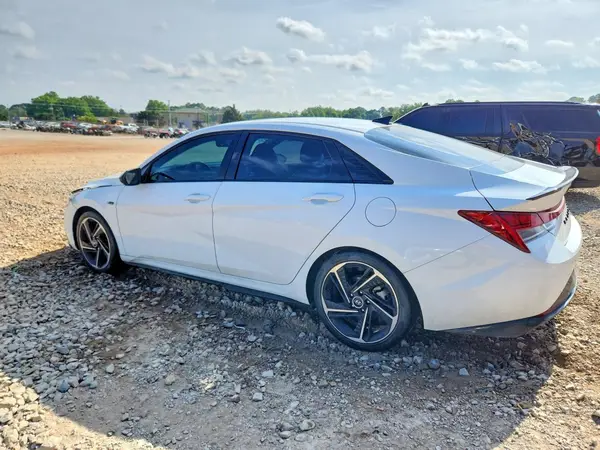 KMHLR4AF2PU430477 2023 HYUNDAI ELANTRA - Image 2
