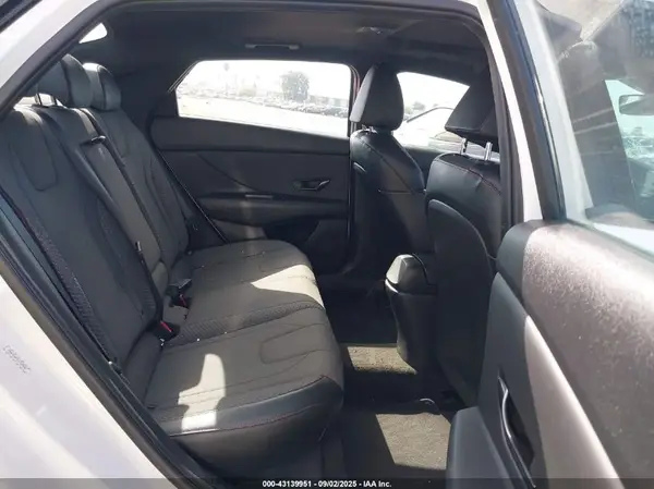 KMHLR4AF5NU325686 2022 HYUNDAI ELANTRA - Image 8