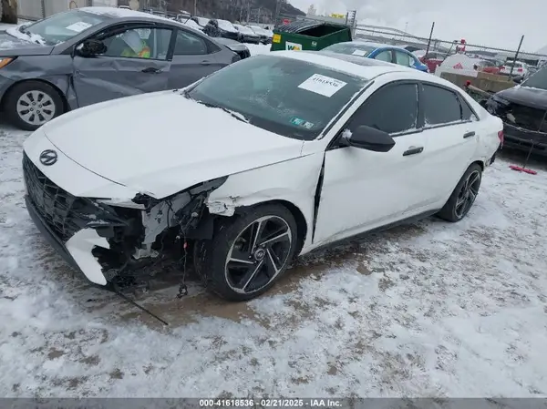 KMHLR4AF5PU543212 2023 HYUNDAI ELANTRA - Image 2