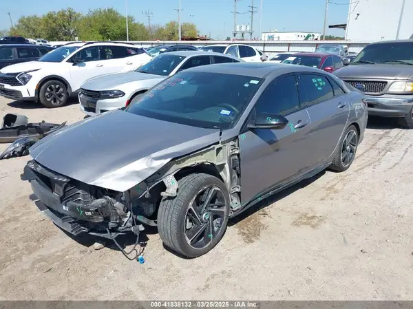 KMHLR4AF7NU346961 2022 HYUNDAI ELANTRA - Image 2