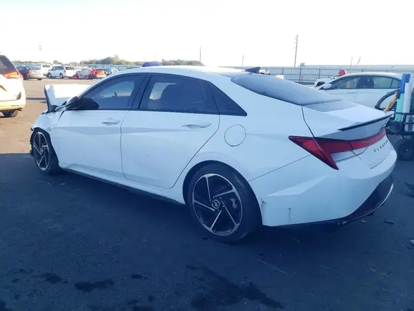 KMHLR4AFXPU475330 2023 HYUNDAI ELANTRA - Image 2