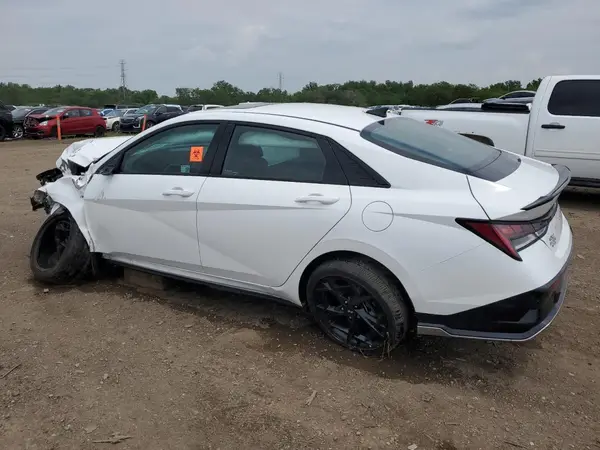 KMHLR4DF1RU820954 2024 HYUNDAI ELANTRA - Image 2