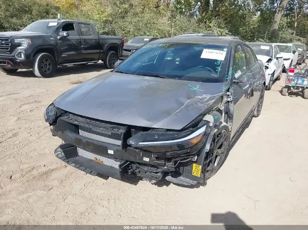 KMHLR4DF6RU817483 2024 HYUNDAI ELANTRA - Image 2