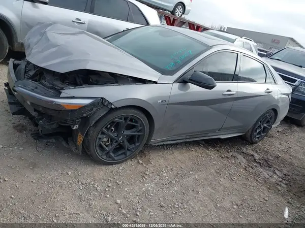 KMHLR4DF8RU822250 2024 HYUNDAI ELANTRA - Image 2