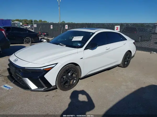 KMHLR4DF8SU026099 2025 HYUNDAI ELANTRA - Image 2