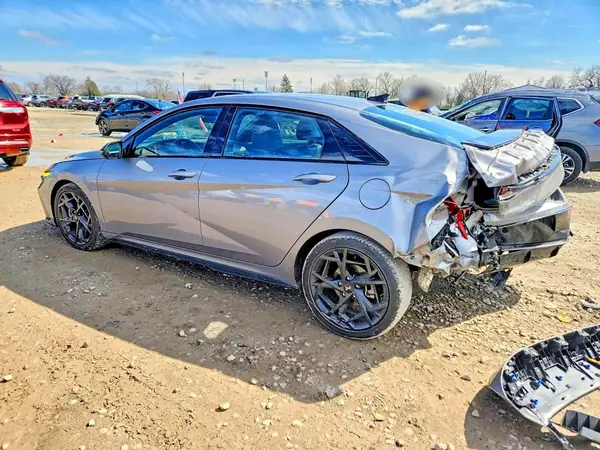 KMHLR4DF8SU895656 2025 HYUNDAI ELANTRA - Image 2