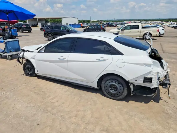 KMHLR4DFXSU985844 2025 HYUNDAI ELANTRA - Image 2