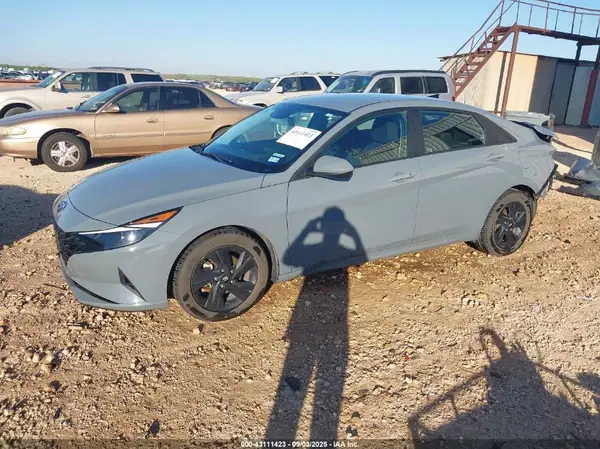 KMHLS4AG0NU305438 2022 HYUNDAI ELANTRA - Image 2
