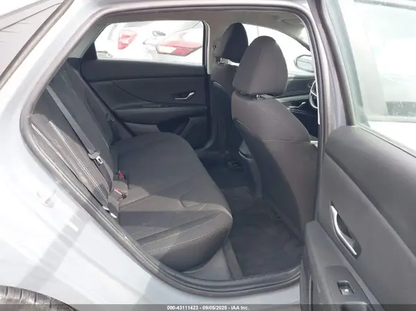 KMHLS4AG0NU305438 2022 HYUNDAI ELANTRA - Image 8