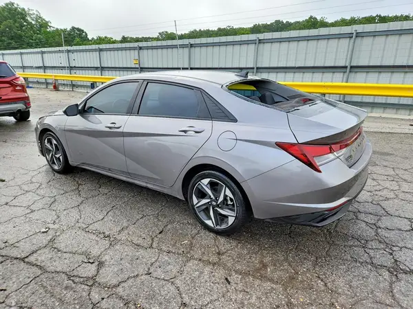 KMHLS4AG0PU425582 2023 HYUNDAI ELANTRA - Image 2