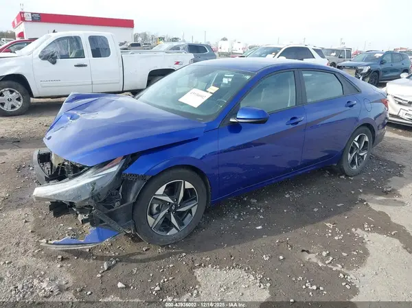 KMHLS4AG0PU523835 2023 HYUNDAI ELANTRA - Image 2