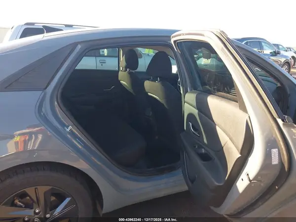 KMHLS4AG1NU323219 2022 HYUNDAI ELANTRA - Image 8