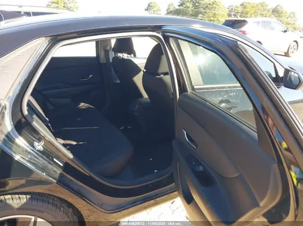 KMHLS4AG1PU516635 2023 HYUNDAI ELANTRA - Image 8