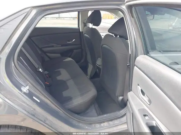 KMHLS4AG1PU560490 2023 HYUNDAI ELANTRA - Image 8